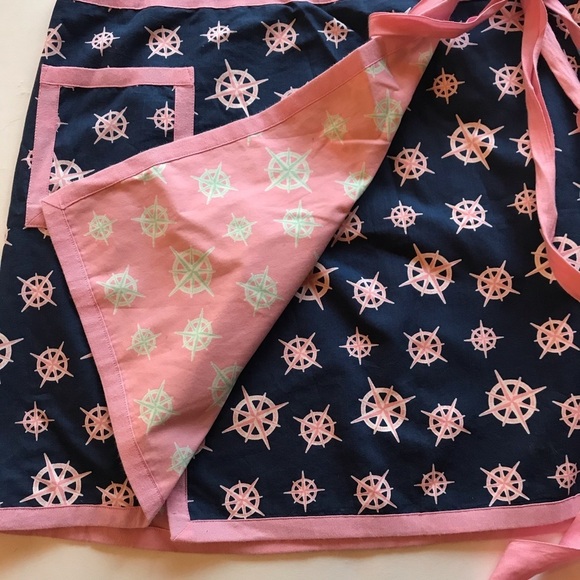 Vineyard Vines Reversible Wrap Skirt Blue/Pink Compass Antique Helm Print 2 - Picture 2 of 6